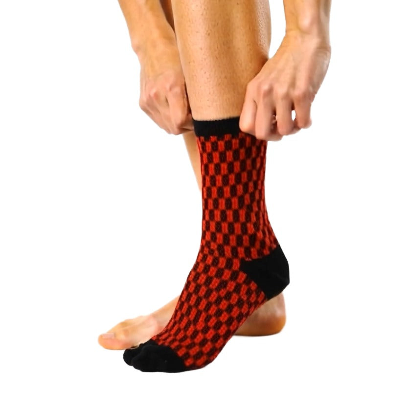 C039: Crew Socks (Red)
