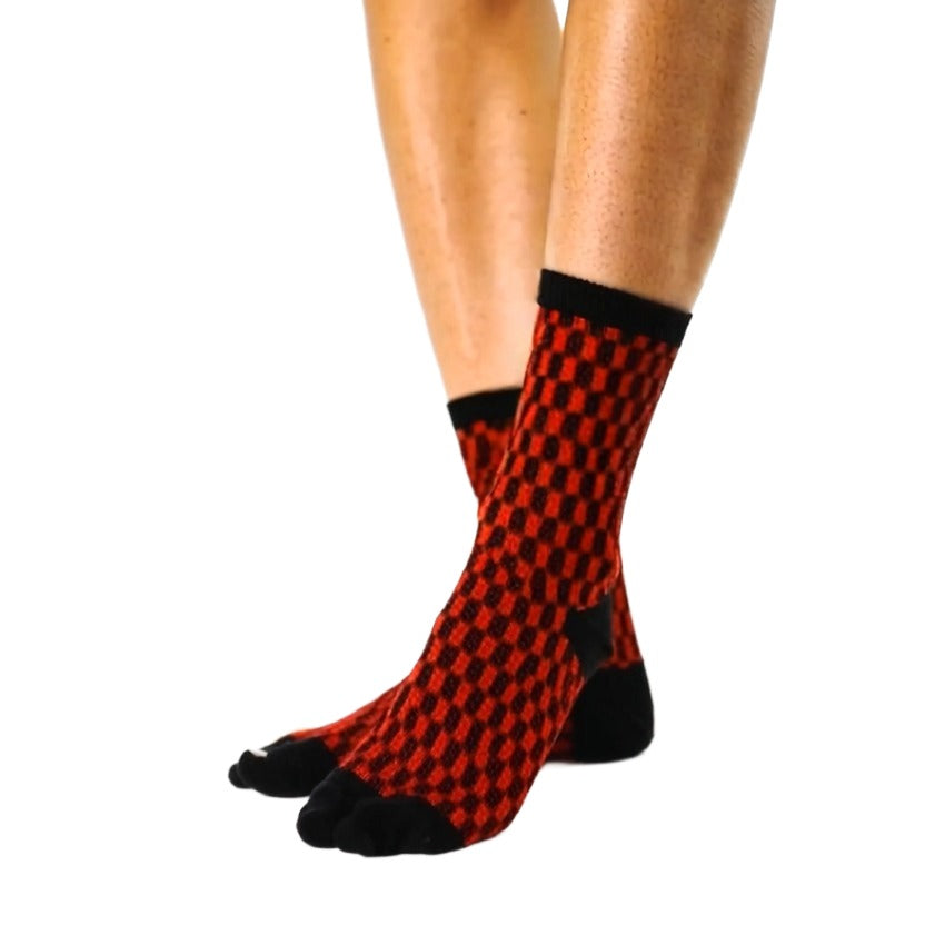 C039: Crew Socks (Red)