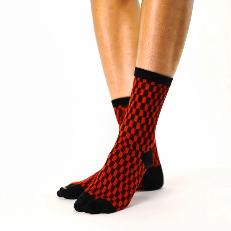 C039: Crew Socks (Red)