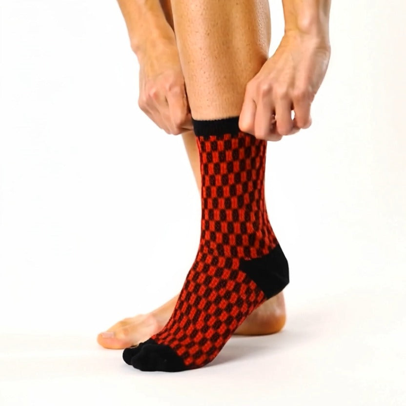 C039: Crew Socks (Red)