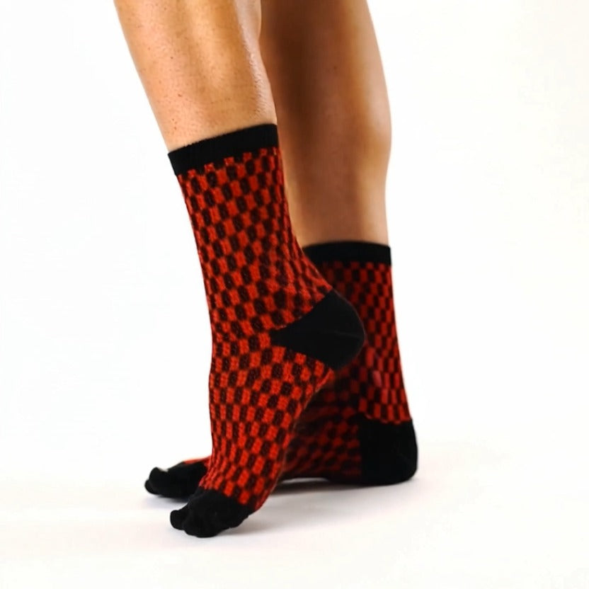 C039: Crew Socks (Red)